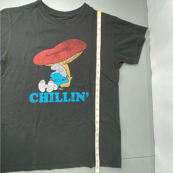Smurfs "chillin" mushroom graphic short sleeve tee black red blue white medium - Picture 6 of 8